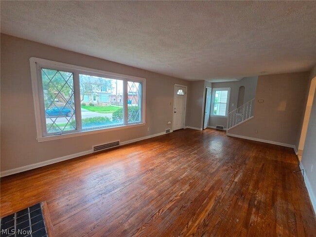 Photo - 4021 Bushnell Rd