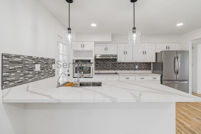 Photo - 2331 E Manhatton Dr