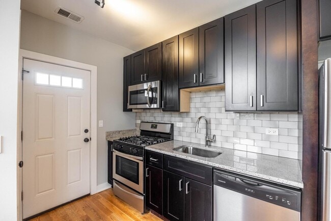 2205 W Eastwood Ave Unit 3W