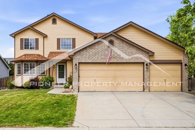 Building Photo - Spacious Home with Central AC and Fenced Yard