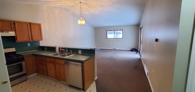 Photo - 3613 Newcastle Dr SE Unit B