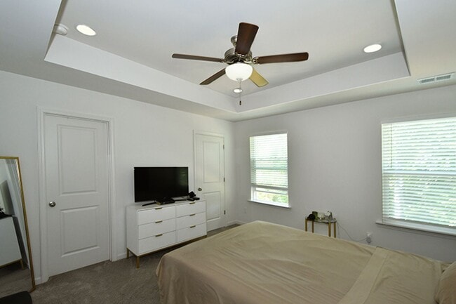 Photo - 2046 McDonald Dr