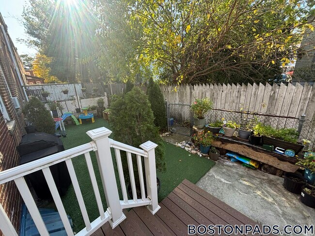 18 Holmes St
