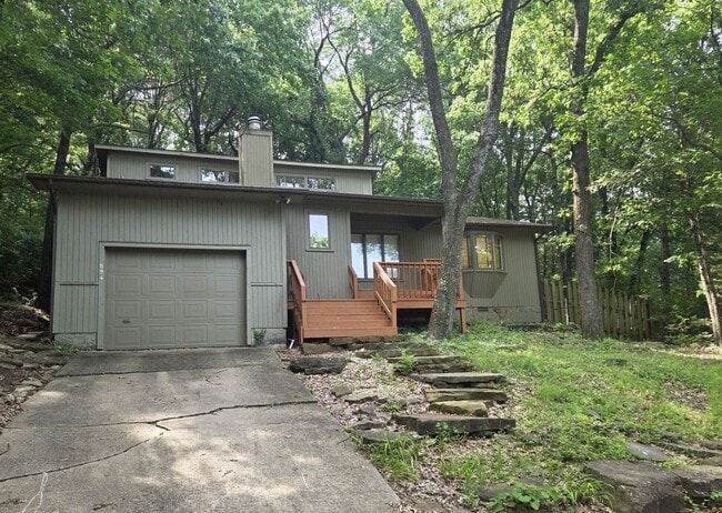 Building Photo - Gorgeous 3-Bedroom, 2-Bathroom Single Fami... Rental