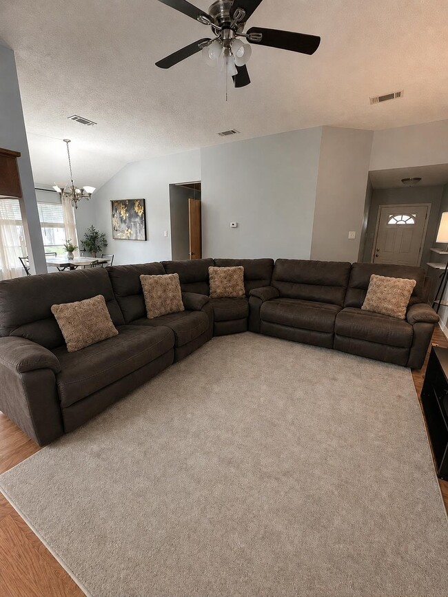 Photo - 1502 Sudbury Dr
