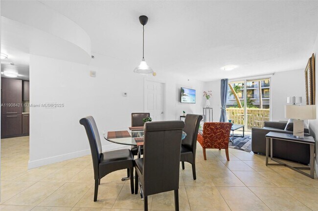 Photo - 8888 Collins Ave Unidad 105