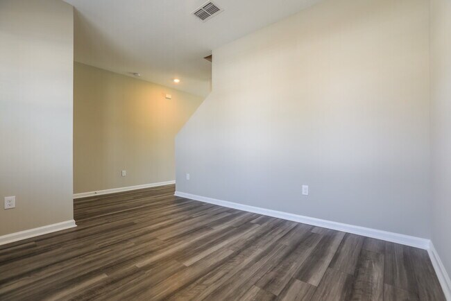 Photo - 2067 Harris Hawk Ave