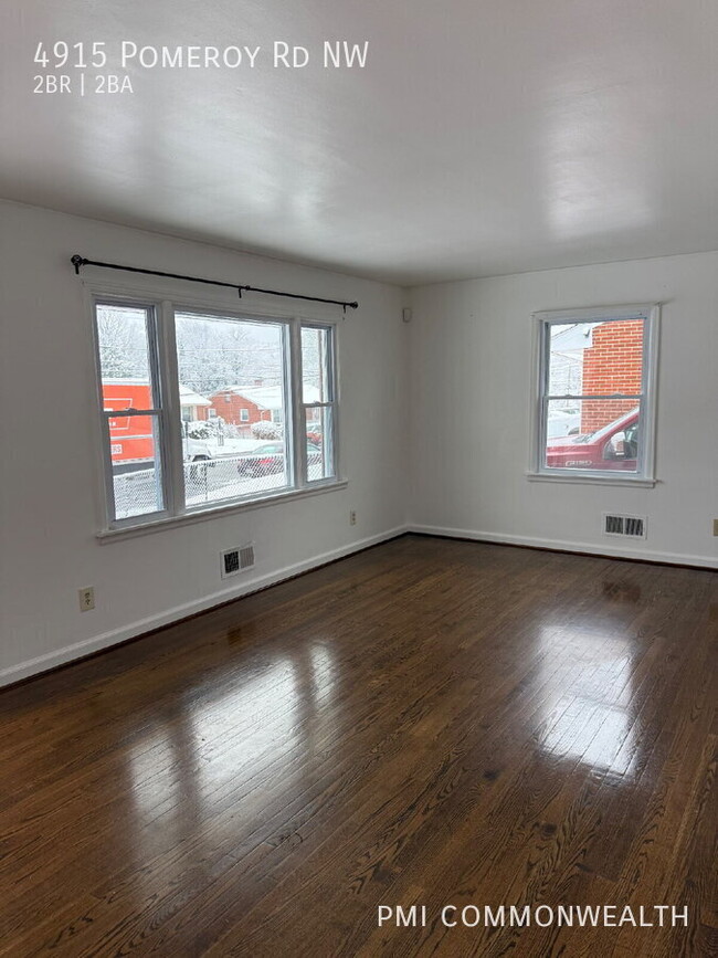 Photo - 4915 Pomeroy Rd NW