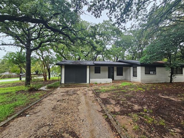Photo - 920 Red Bud Dr