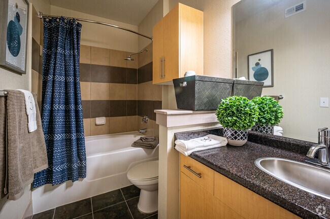 1BR, 1BA - 752SF
