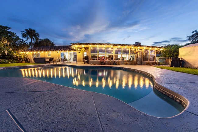 Building Photo - 709 Fairway Dr Rental