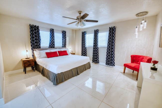 Building Photo - 2659 E Vegas Valley Dr Rental