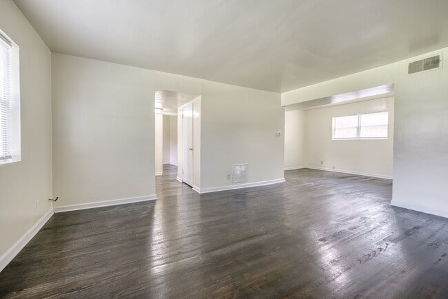 Photo - Dream Court Apartments