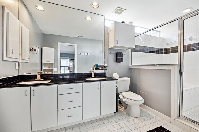 Building Photo - 815 Robin St