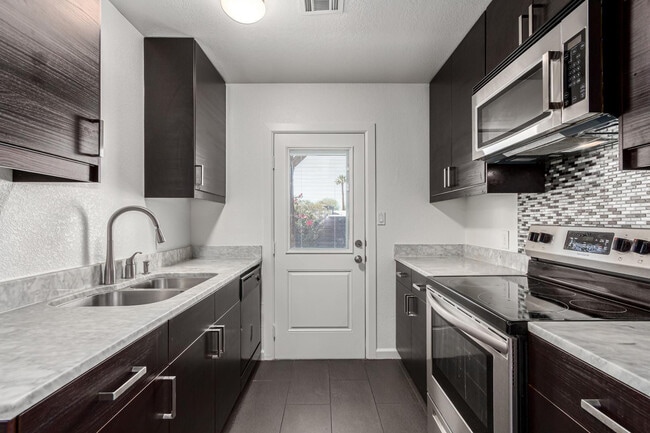 Photo - 3034 N 35th St Unit 3