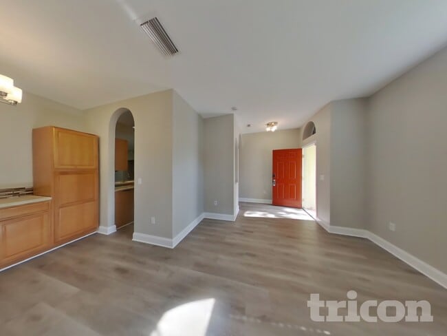 715 Grand Canyon Dr