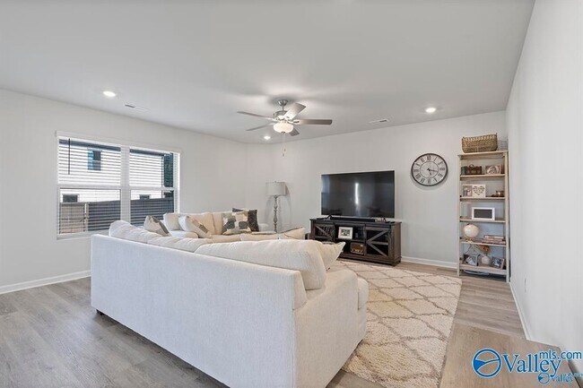 Photo - 27758 Whitechapel Ln