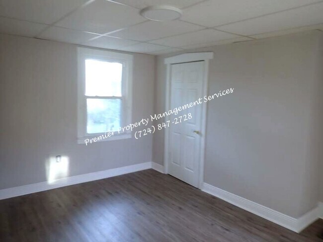 Photo - 1129 Main St