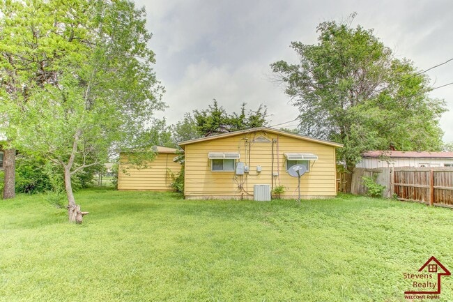 Photo - 1436 NW Ozmun Ave