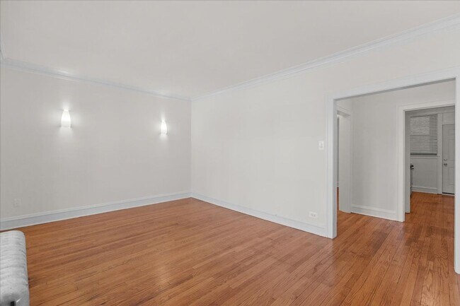 Photo - Large One Bedroom in Andersonville Unit 29-2B