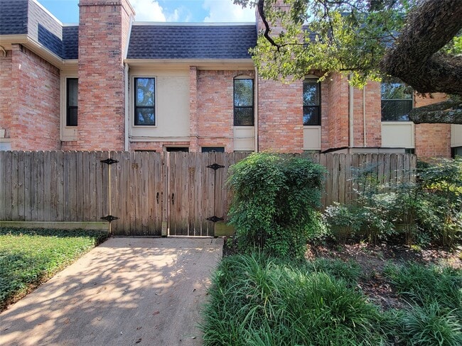 Building Photo - 1601 S Shepherd Dr Unit 56