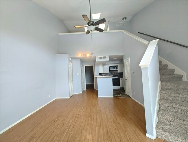 Photo - 10855 Meadowglen Ln Unit 928