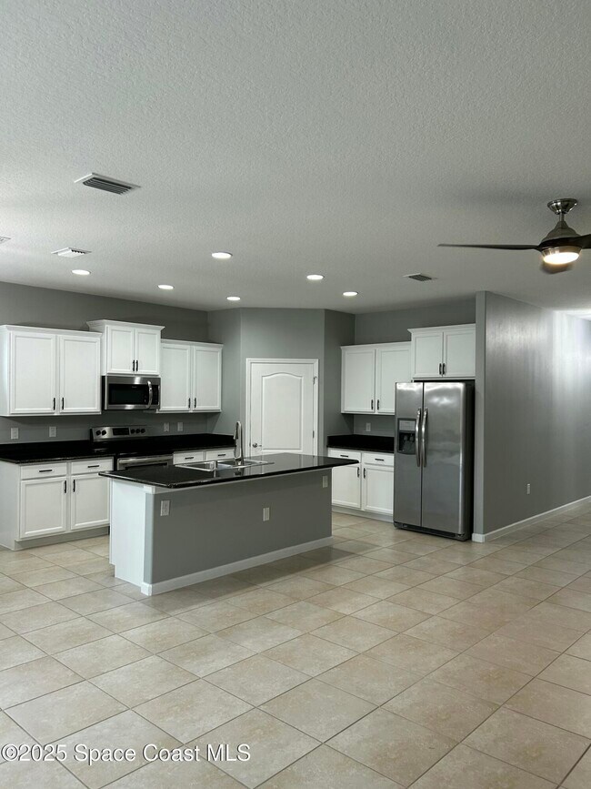 4084 Caladium Cir