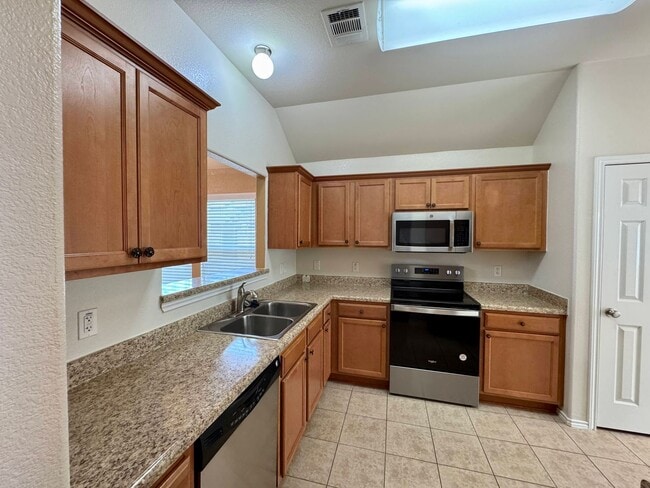 Photo - 5207 Bridgewood Dr