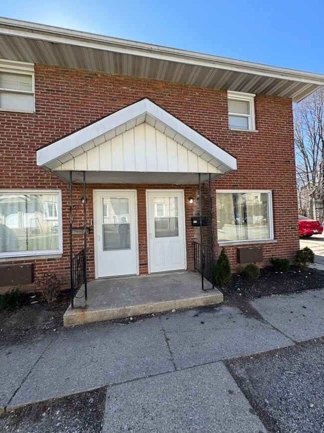 Building Photo - 3308 Sablewood Dr Unit #4 Rental