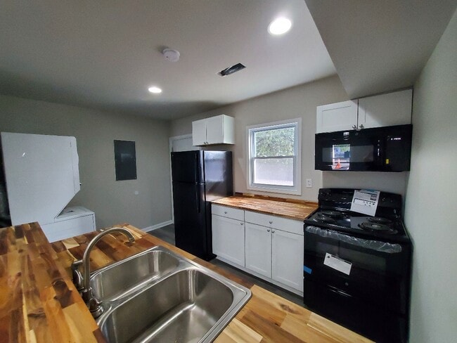 Photo - 1109 Hampton Avenue Ext Unit C