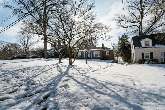 Photo - 126 Thoroughman Ave