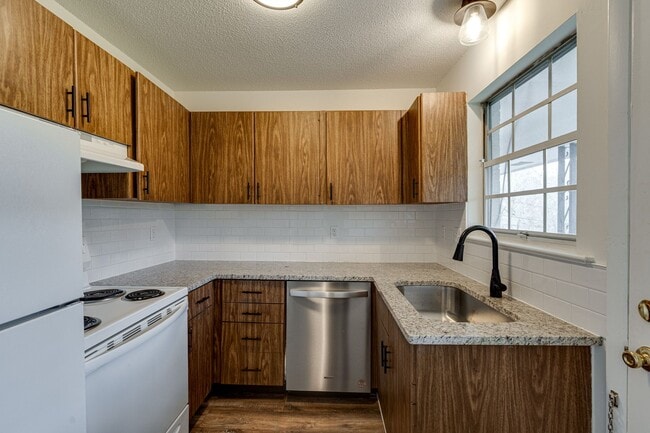 Photo - Sunset Rock Apartments