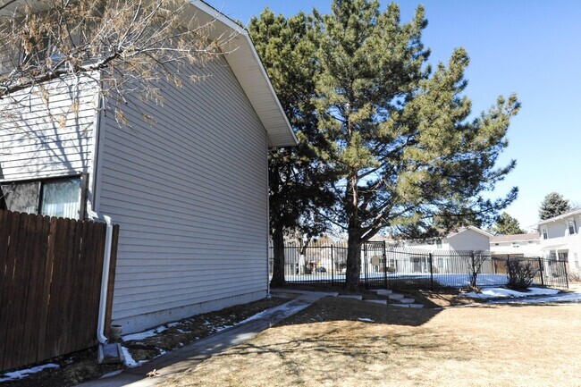 Building Photo - 1956 S Oswego Way Rental