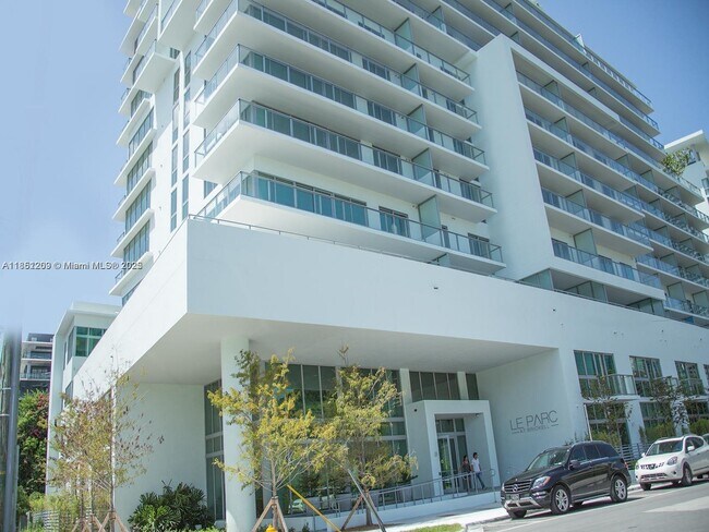 Building Photo - 1600 SW 1st Ave Unit 804 Rental