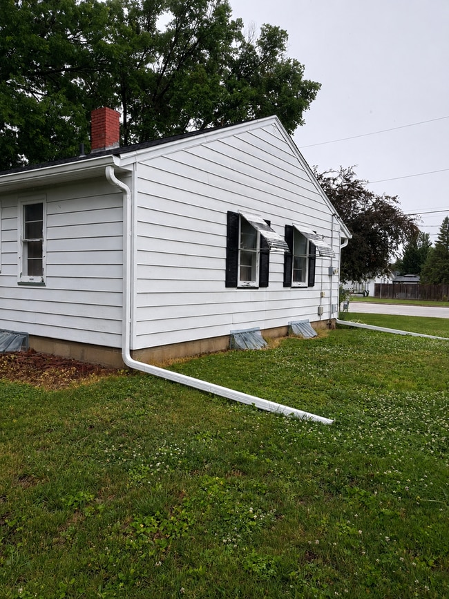 Photo - Charming Ranch Home With Attached Garage in Galesburg!