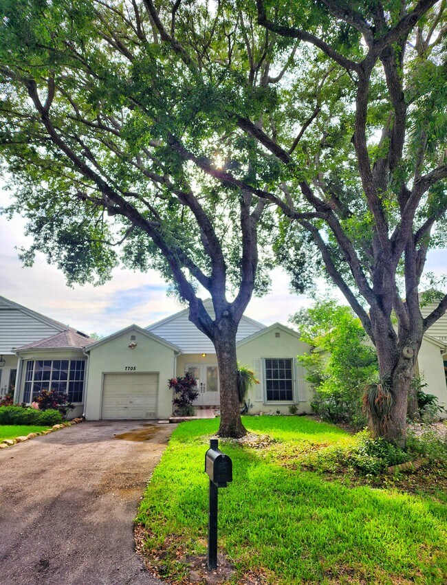 Photo - 7705 Forest Green Ln