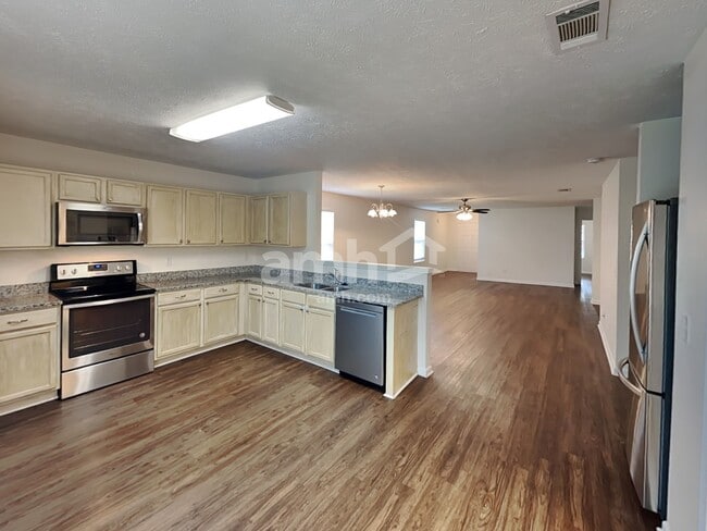 Photo - 343 Campfire Dr