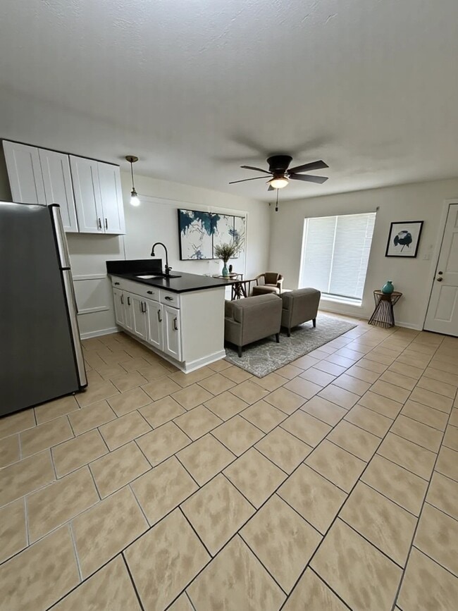 Photo - 7610 Red Robin Ln