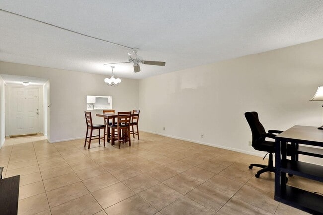 120 NW 70th St Unit 0103