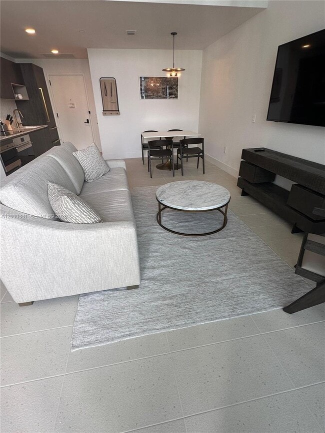 Photo - 159 NE 6th St Unidad 4811