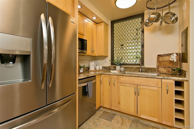 Photo - 1 bed 1 bath Amazing ocean, marina and mountain view unit.