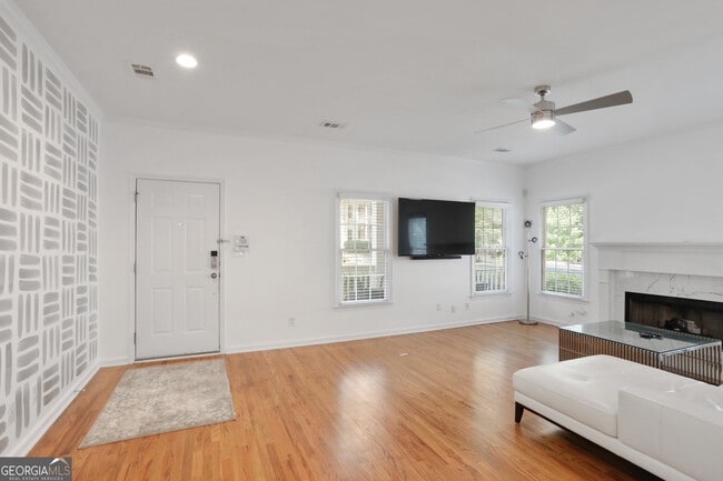 Photo - 87 Ormond St SE