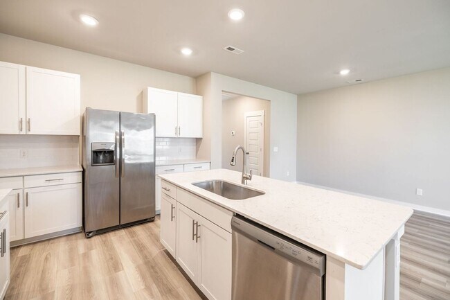 Photo - AVAILABLE NOW in Foxland Crossing