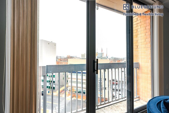 Photo - 4835 Cordell Ave Unidad SI FL6-ID1235