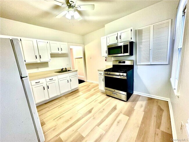 Photo - 9 Hornbeck Ave