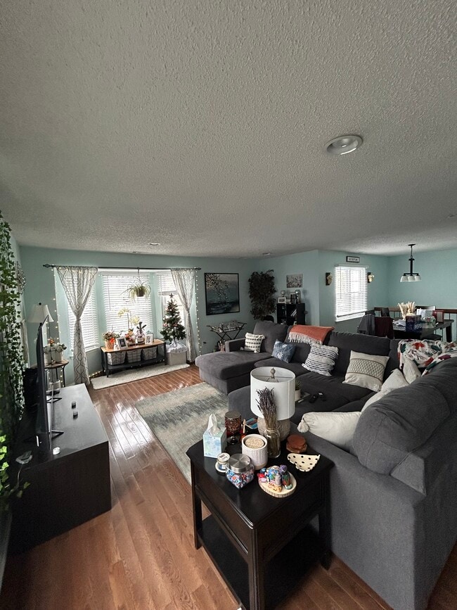 Photo - 182 Tulip Ln Unit 182 tulip ln