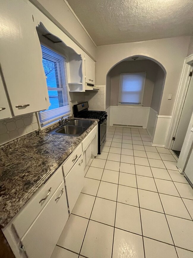 Photo - 3 bedroom home available in Rockford