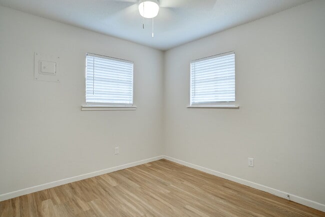 Photo - Charming 2-bedroom full of modern updates