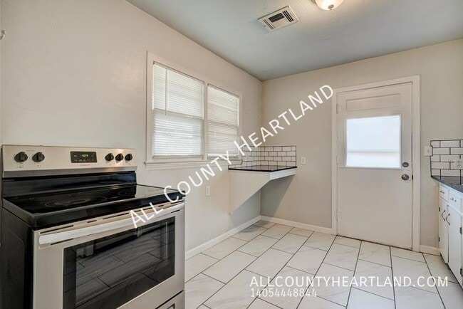 Photo - 2400 W Britton Rd