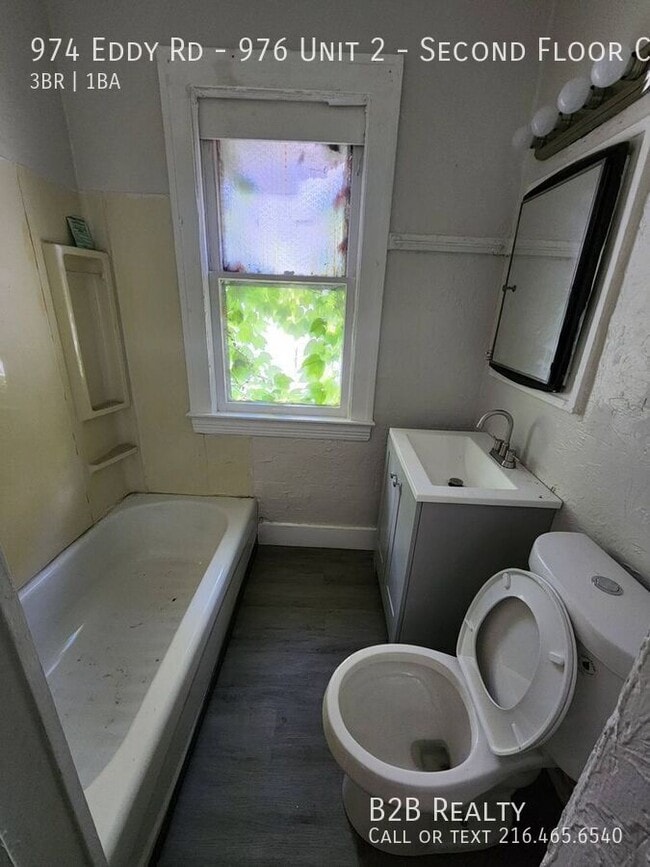 Photo - 974 Eddy Rd Unit 976 2 - Second Floor Cleveland, OH